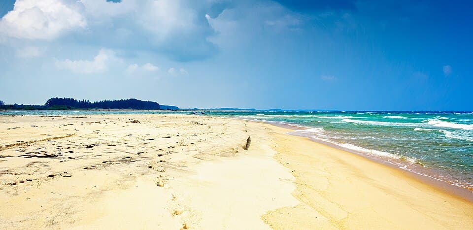 Kallady Beach, the ocean beach on the peninsula east of Batticaloa