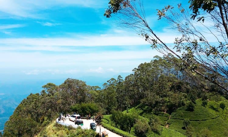 Lipton's Seat, a clifftop tea-country viewpoint above Haputale