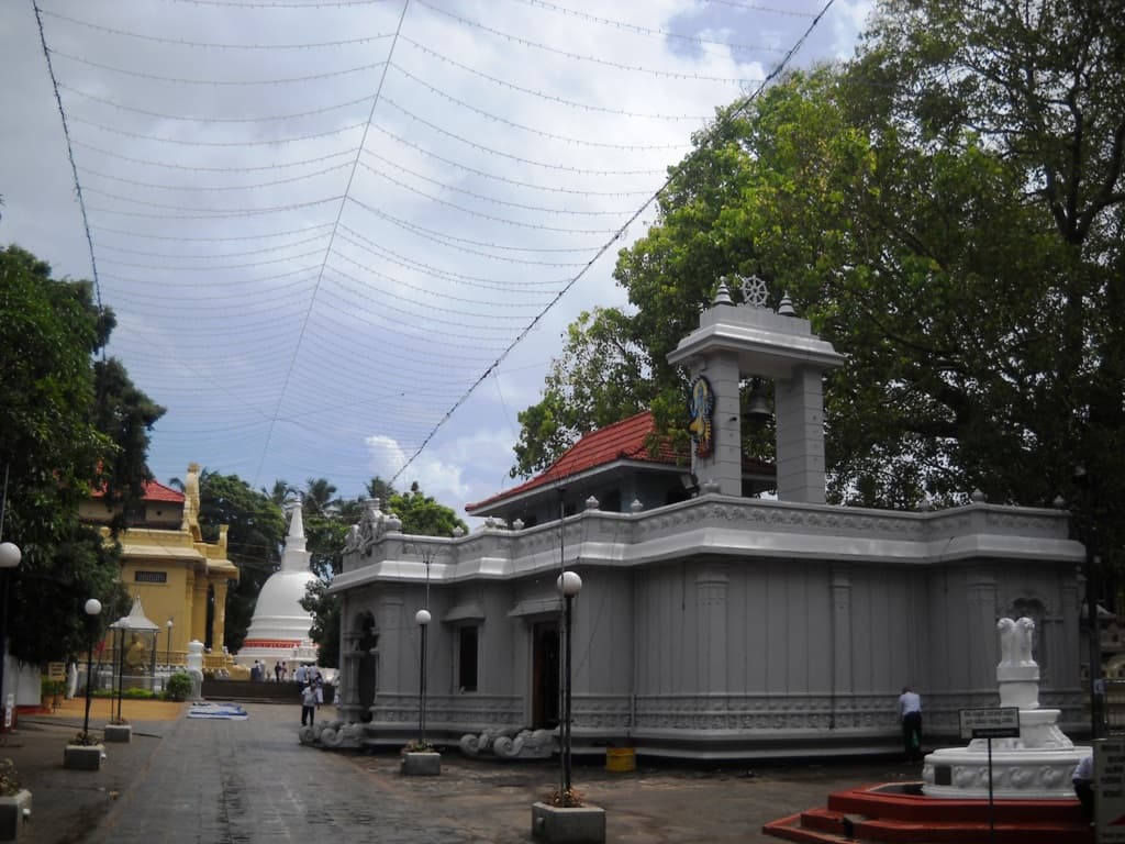 The Buddha statue at Bellanwila Rajamaha Viharaya, Boralesgamuwa
