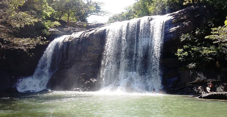 Sera Ella, a two-stream waterfall at Illukkumbura